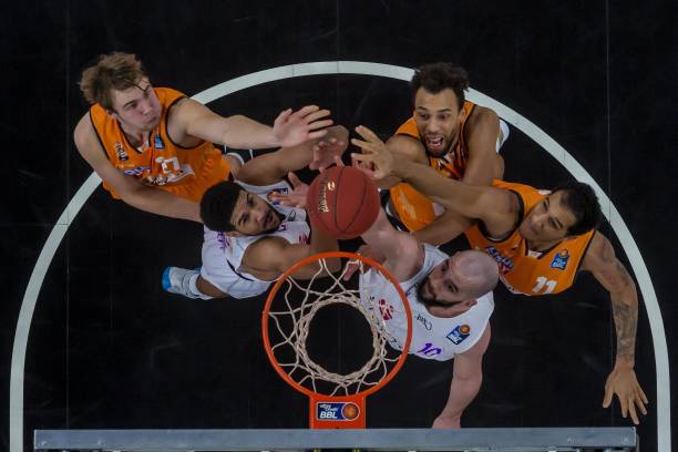 方的防守线 方的防守线